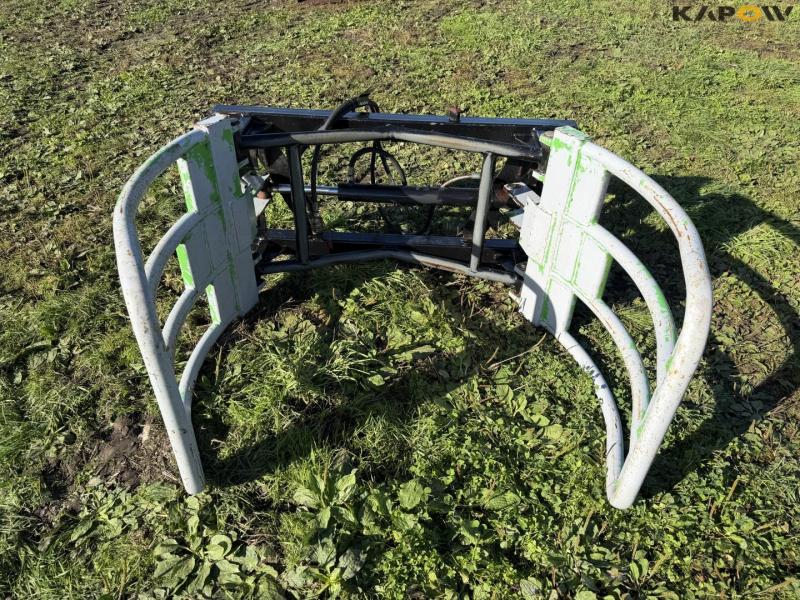 Bale clamp with Euro hitch 2