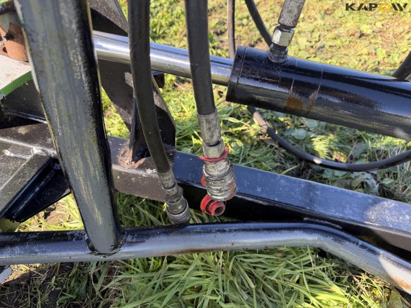 Bale clamp with Euro hitch 12