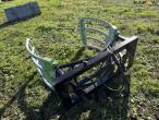 Bale clamp with Euro hitch 7