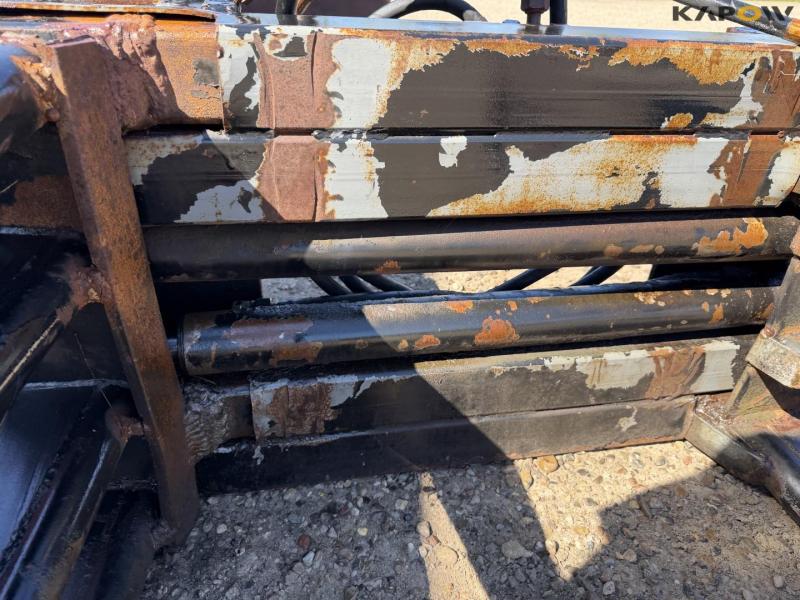 Bale clamp with Hydrema hitch 19