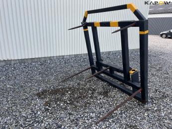Bale spike with food bridge ts280 hitch