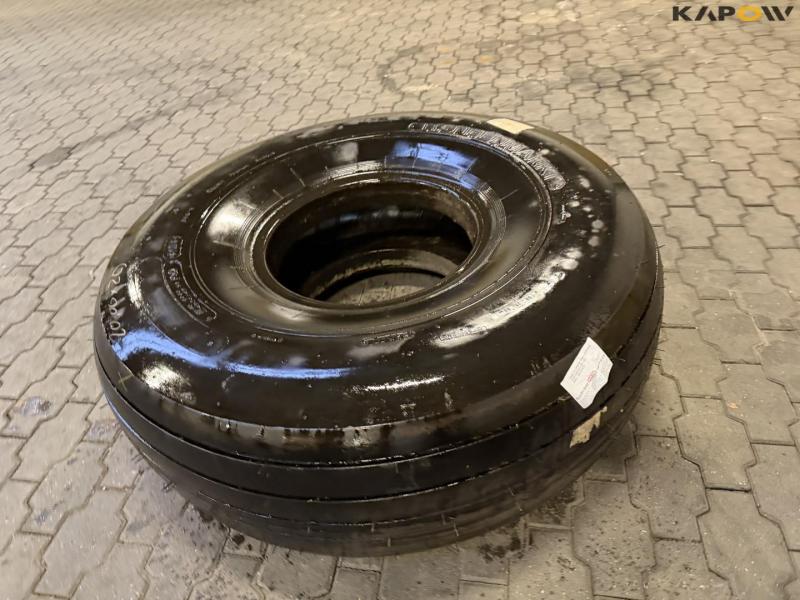 Bandenmarkt 20.00-20 tires 8