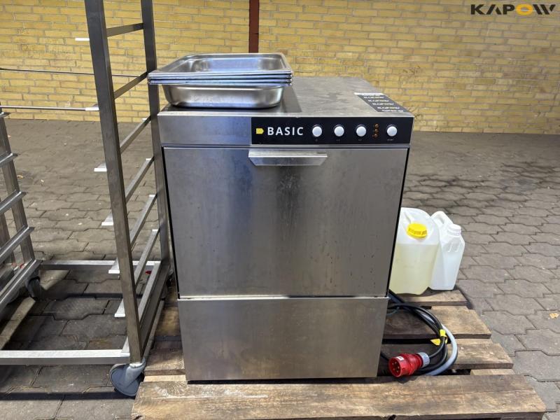 Basic industrial dishwasher with stand 10