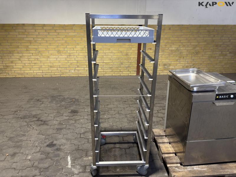 Basic industrial dishwasher with stand 29