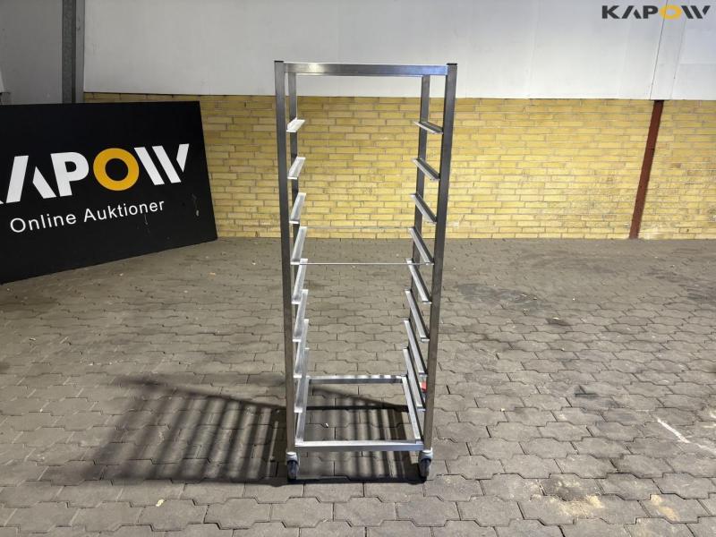 Basic industrial dishwasher with stand 37