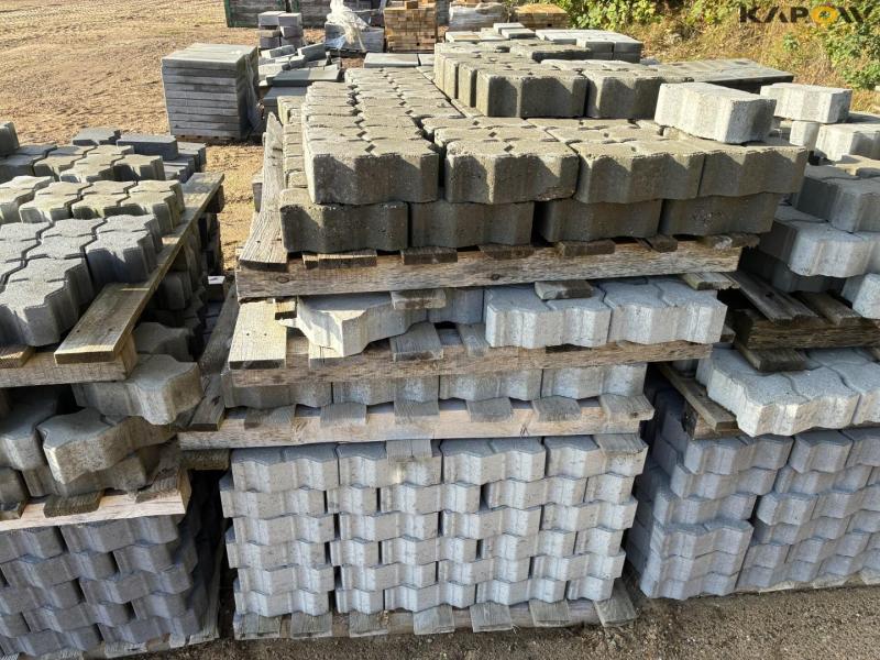 Paving stones 13