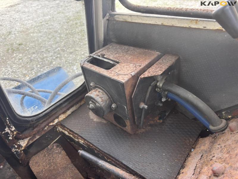 Belos 1300 tool carrier with snow plow 47