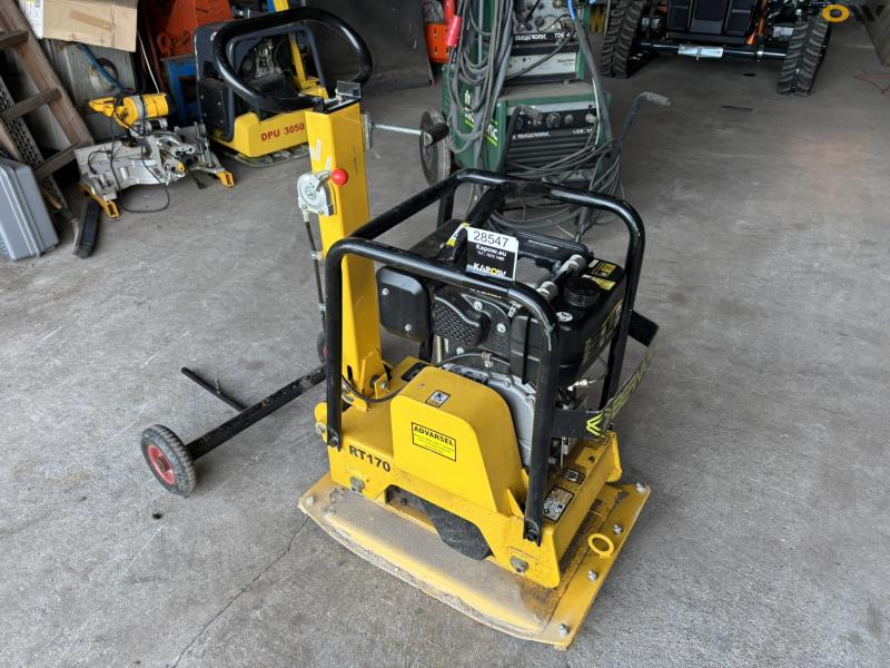Bernards RT170 diesel plate vibrator 3
