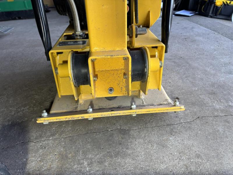 Bernards RT170 diesel plate vibrator 15