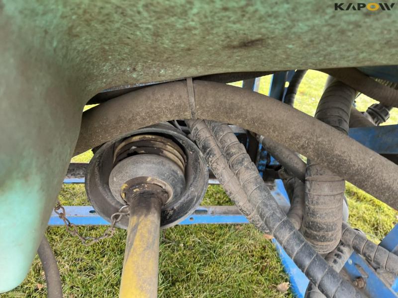 Berthoud 16 meter field sprayer 14