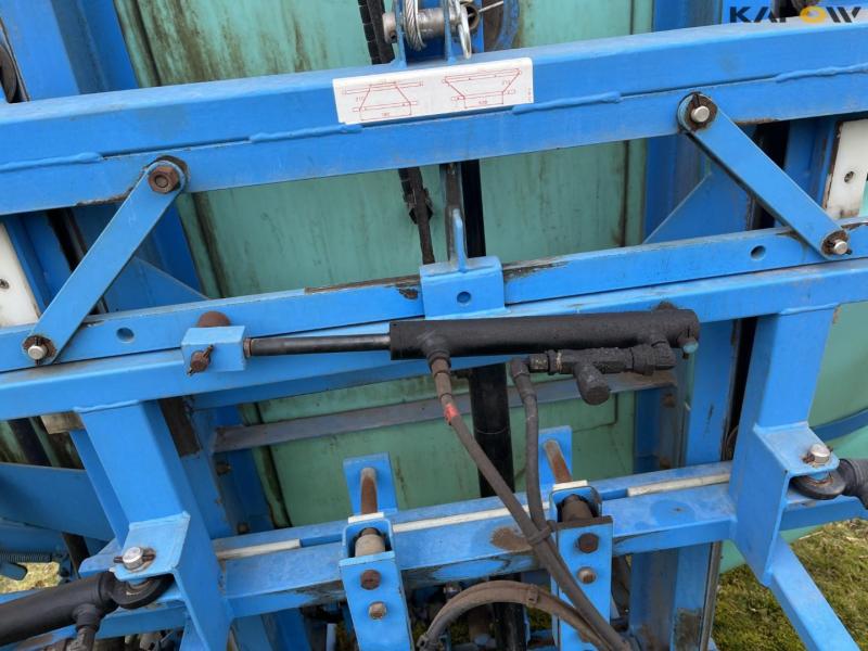 Berthoud 16 meter field sprayer 23