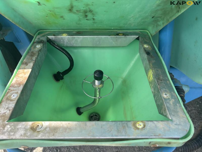 Berthoud Tracker 32-34 D.P.Tronic trailer sprayer 24 m 48