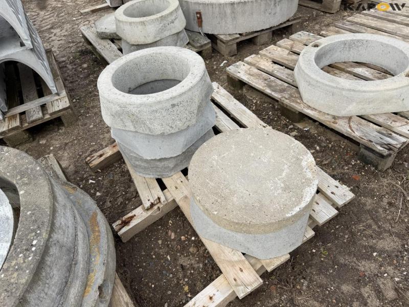 Concrete wells 44