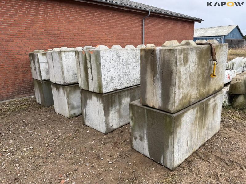 Concrete blocks - 8 pieces 3