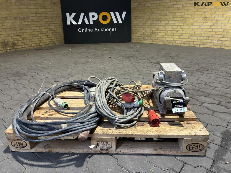 Concrete vibrator with motor 1