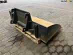 BH bucket for skid steer loader with Giant hitch 5