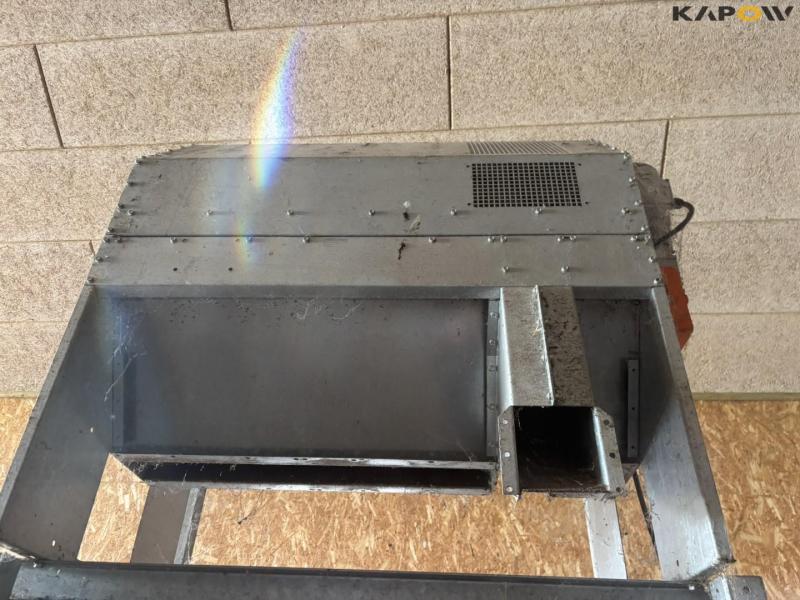 Big Dutchman hammer mill and grain cleaner 27