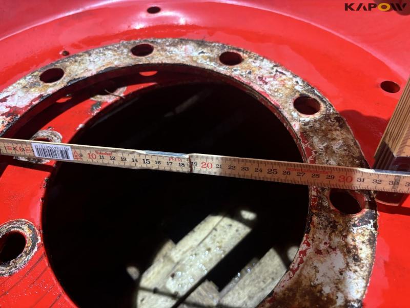 BKT 270/95-R36 wheels 13