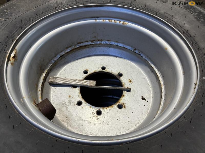 BKT 600/55-R26.5 complete wheel 18