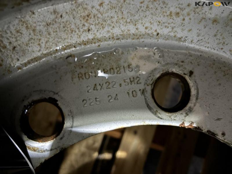 BKT 700/40-22.5 complete wheel 13