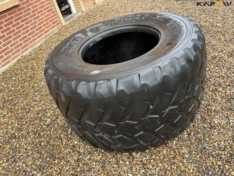 BKT 710/50-R26.5 tires 4