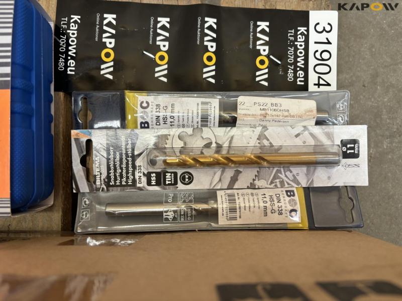 Mixed tools and accessories 9