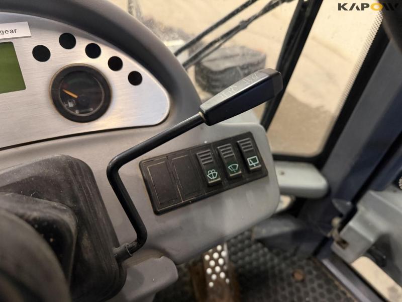 Bobcat AL440D loader 27