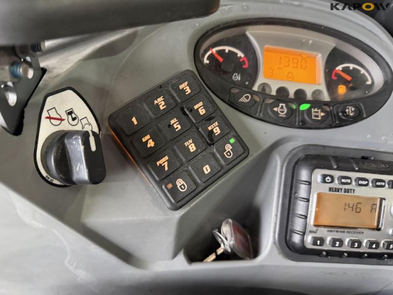 Bobcat E20Z mini excavator 30