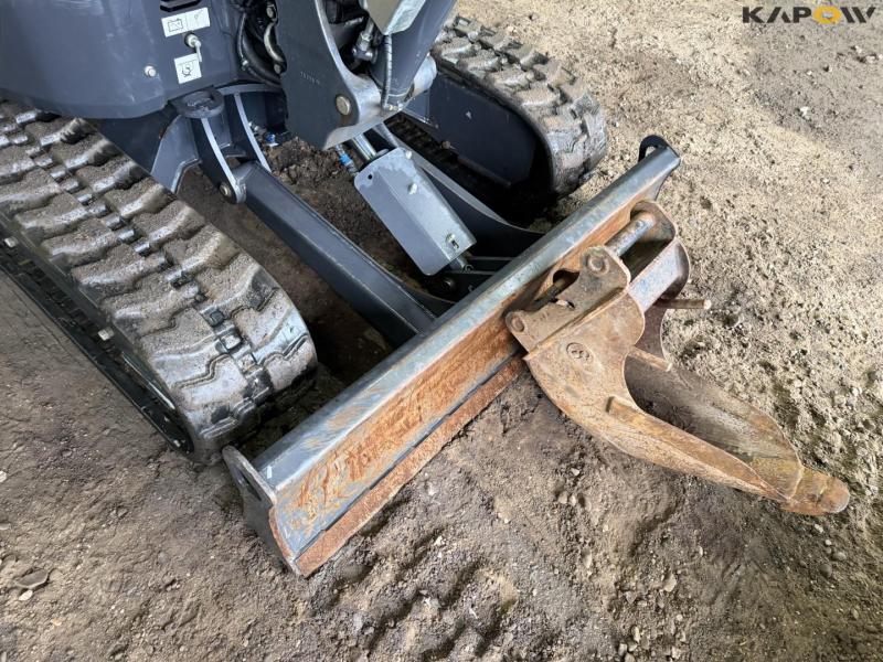 Bobcat E27 mini excavator 16