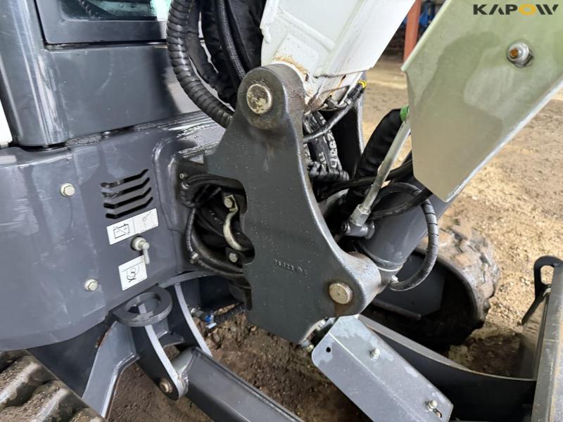 Bobcat E27 mini excavator 18