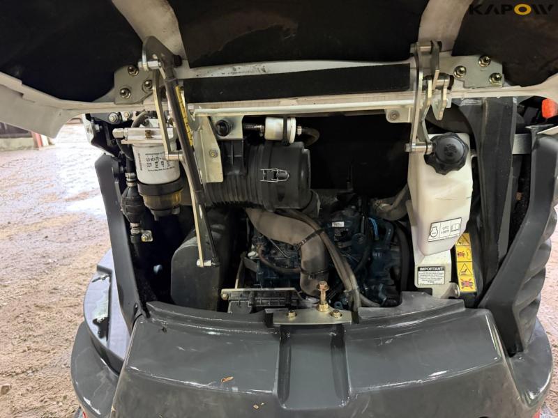 Bobcat E27 mini excavator 20