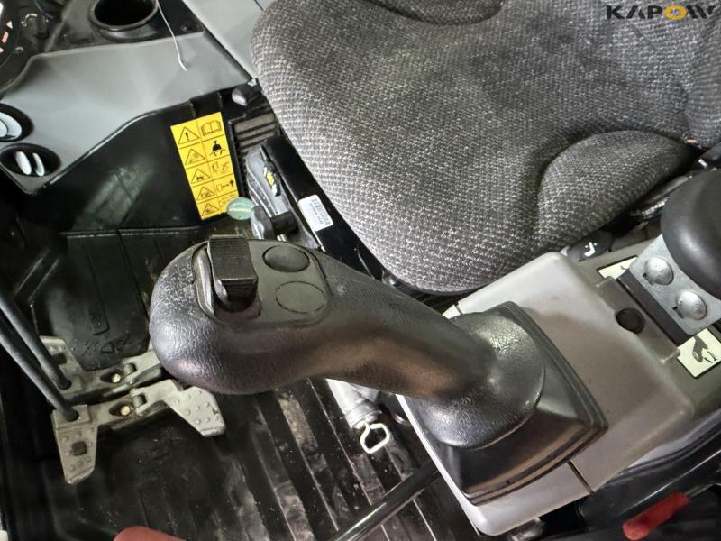 Bobcat E27 mini excavator 25