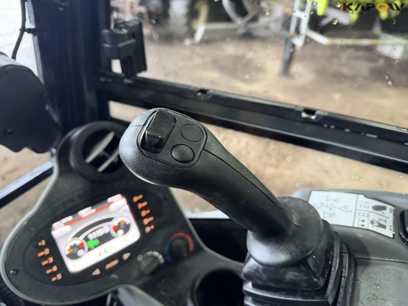 Bobcat E27 mini excavator 29