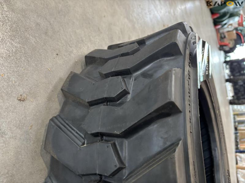 Bobcat rims and tires - new 9