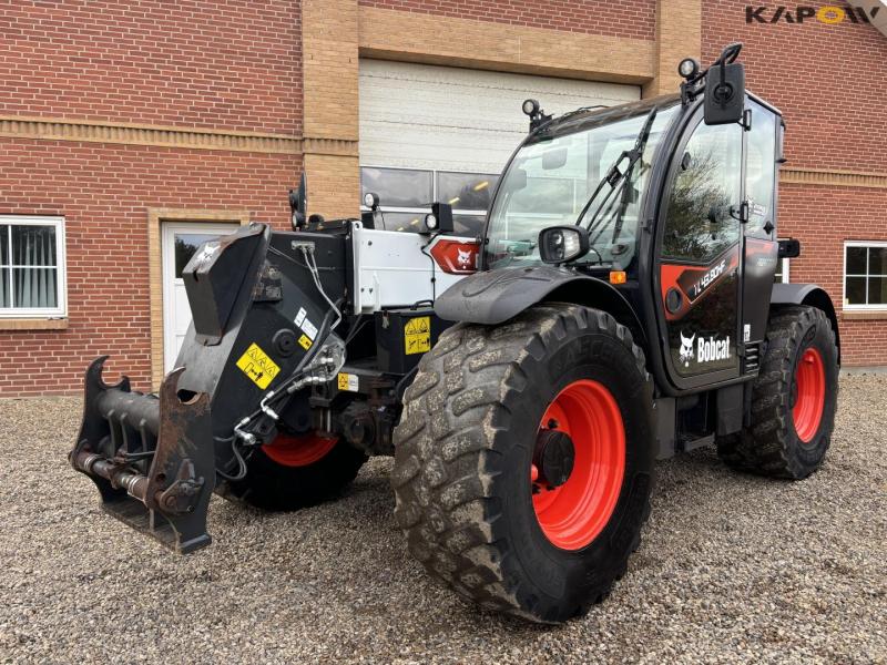 Bobcat TL 43.80HF telescopic loader 1
