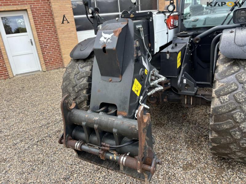 Bobcat TL 43.80HF telescopic loader 10