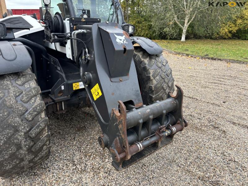 Bobcat TL 43.80HF telescopic loader 11
