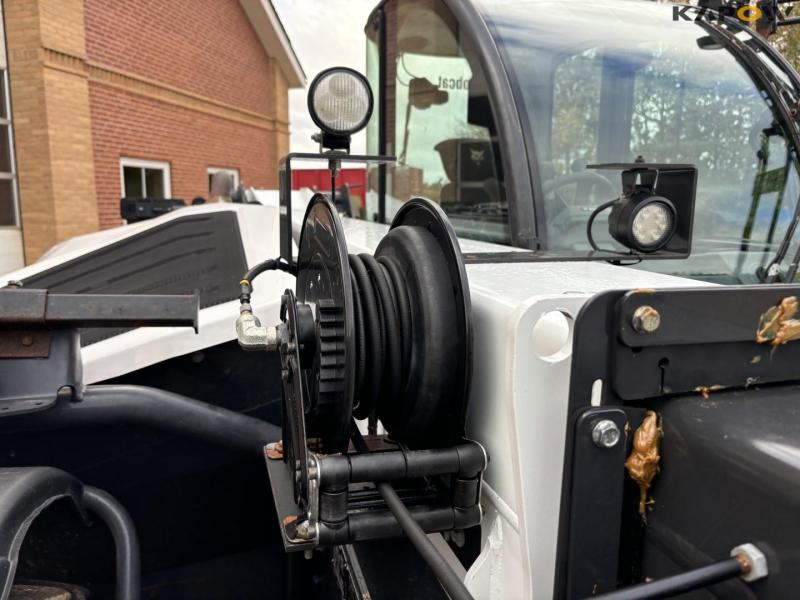 Bobcat TL 43.80HF telescopic loader 13