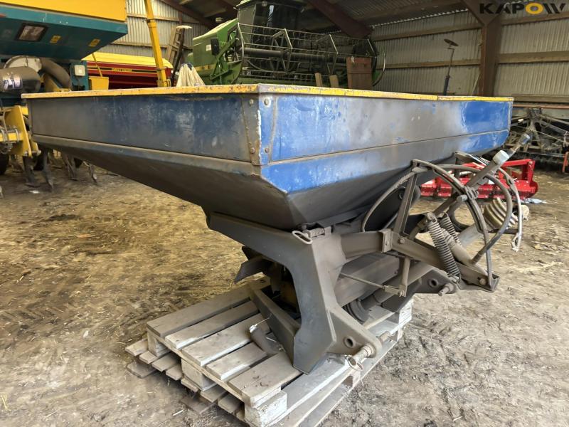 Bøgballe BL 1000 fertilizer spreader 3