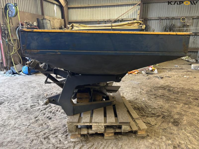 Bøgballe BL 1000 fertilizer spreader 8