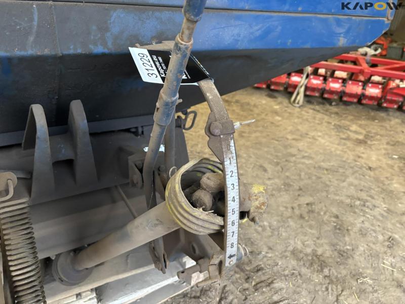 Bøgballe BL 1000 fertilizer spreader 13
