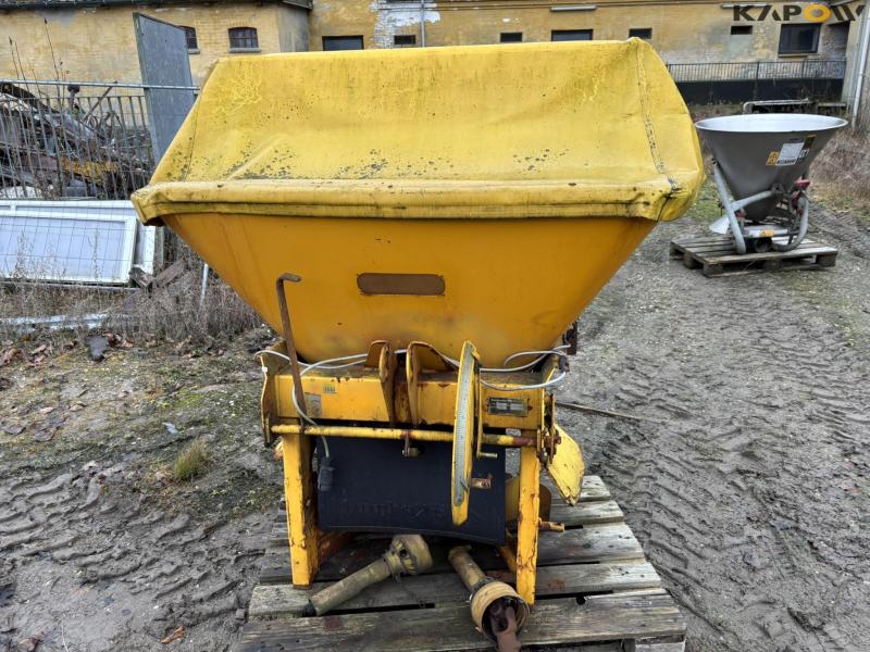 Bøgballe S3 salt spreader 2
