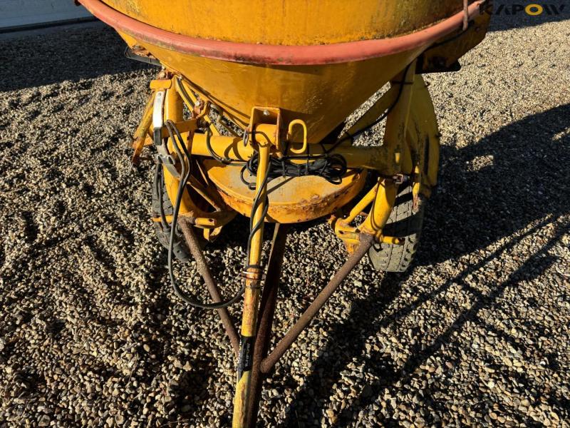 Bogballe FST 220 salt spreader 9