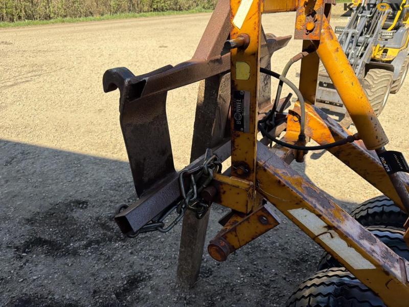 Bonnel front packs with Euro hitch 13