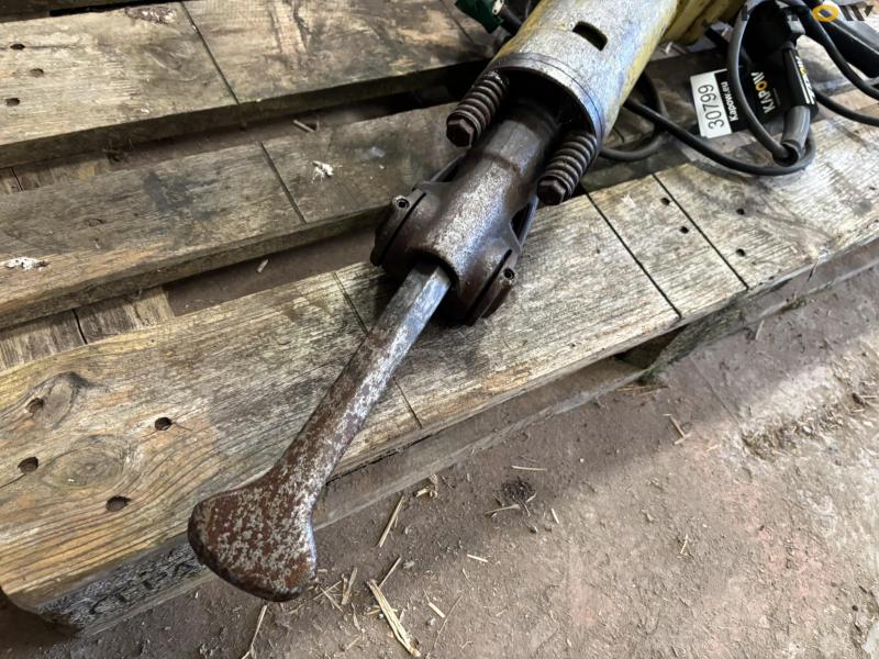 Bosch concrete hammer 12
