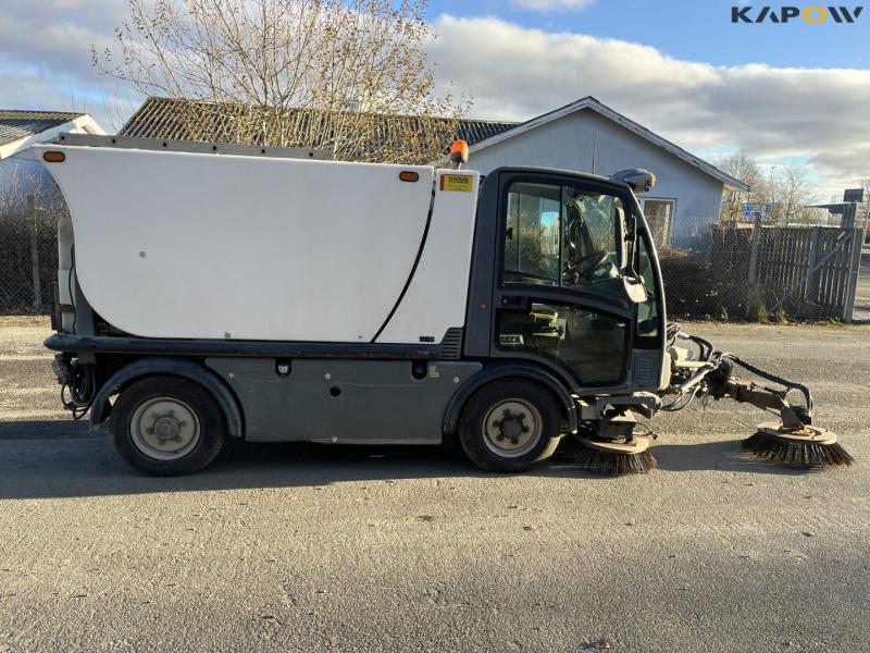 Boschung S3 sweeper/vacuum cleaner 4