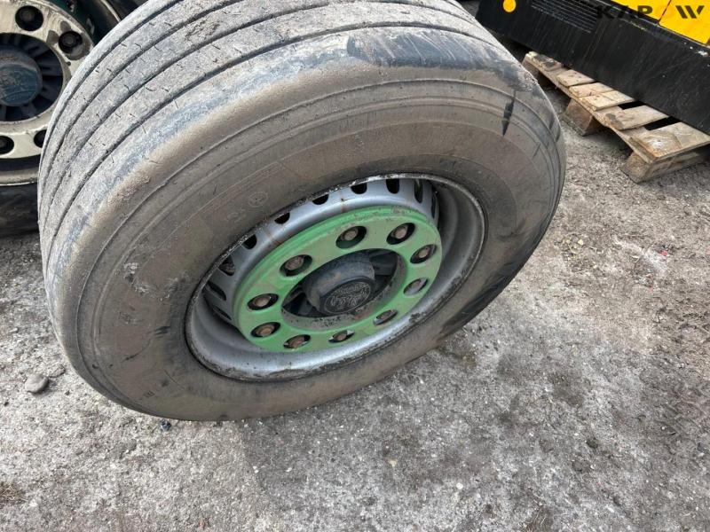 BPW axle with tires and rim 4