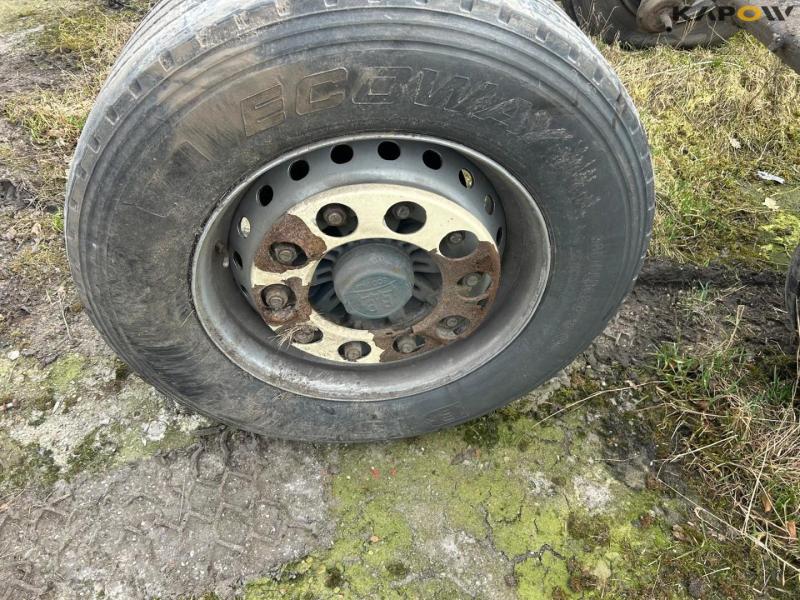 BPW axle with tires and rim 2