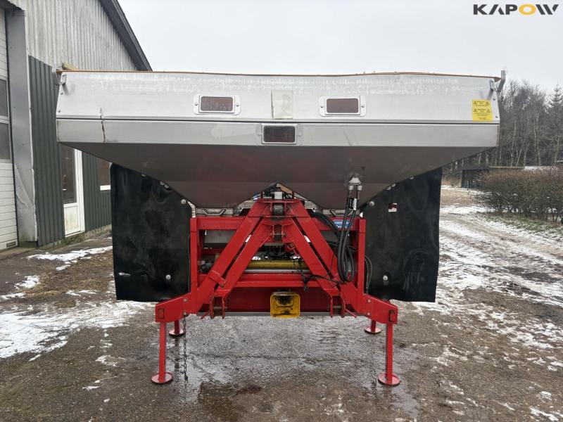 Bredal A2X mounted fertilizer spreader 2