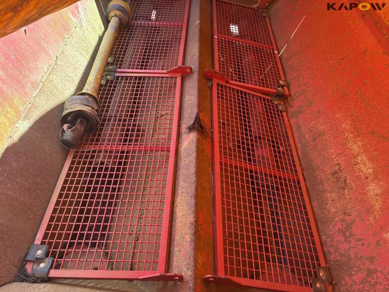 Bredal B4S fertilizer spreader 36